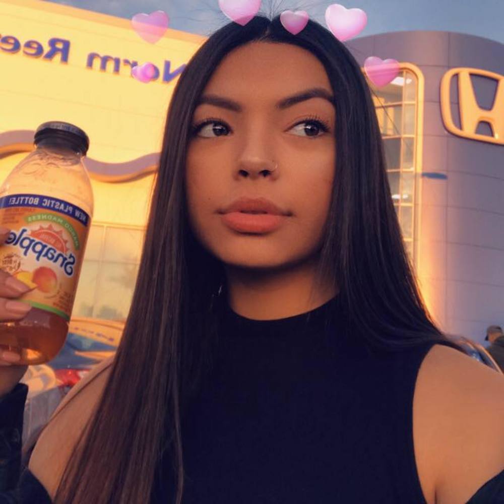 Meet your Posher, Maxine